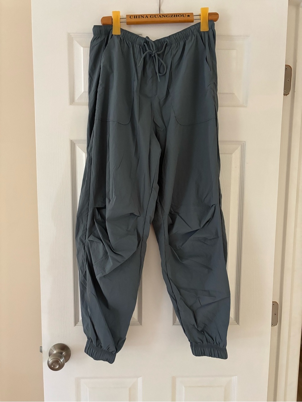 Gilly Hicks lightweight Parachute pants